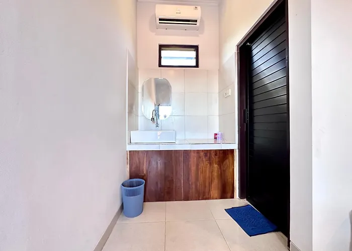 Dude Surf House Guest house Uluwatu (Bali)